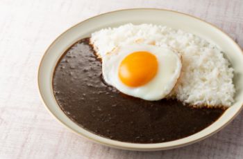 目玉焼きカレー